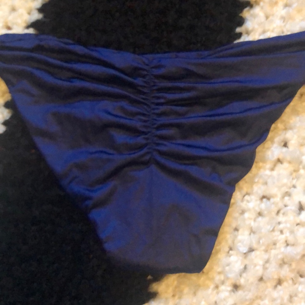 Beach Bunny Bikini - Picture 4 of 4